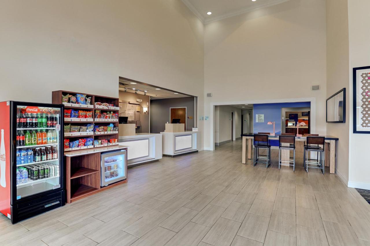 Holiday Inn Express Campbellsville By Ihg Exterior photo
