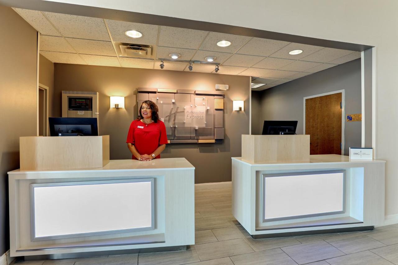 Holiday Inn Express Campbellsville By Ihg Exterior photo