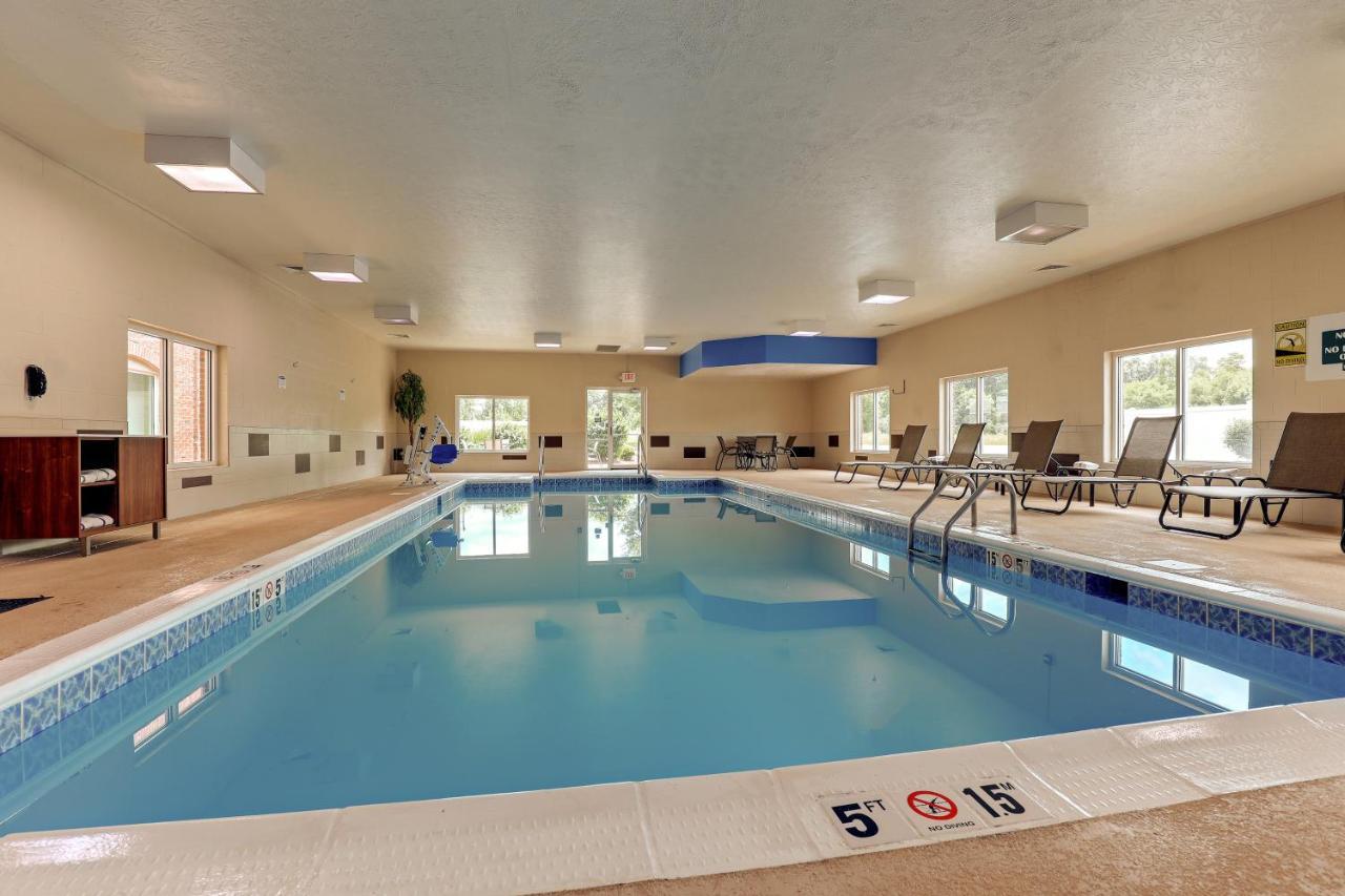 Holiday Inn Express Campbellsville By Ihg Exterior photo