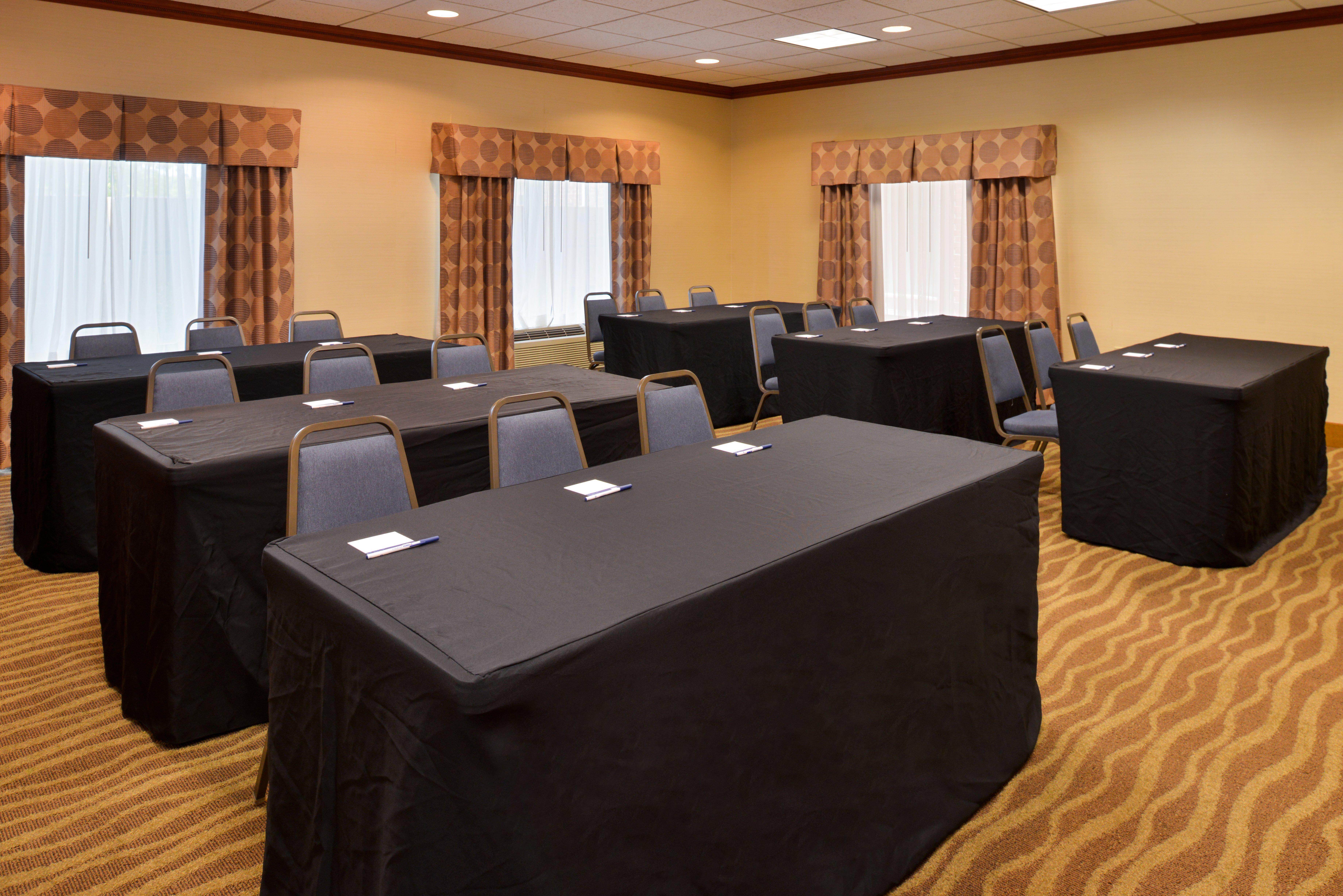 Holiday Inn Express Campbellsville By Ihg Exterior photo
