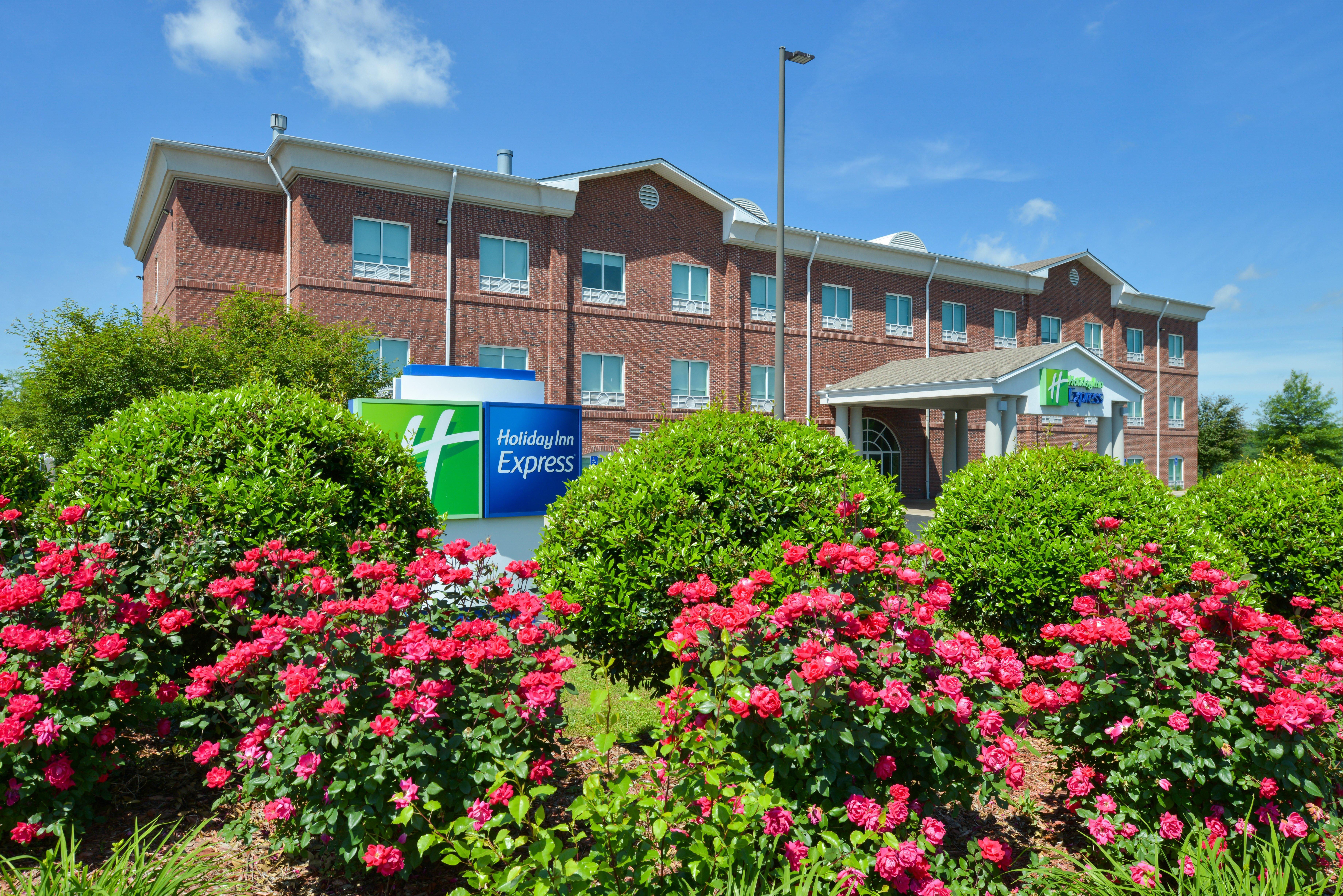 Holiday Inn Express Campbellsville By Ihg Exterior photo